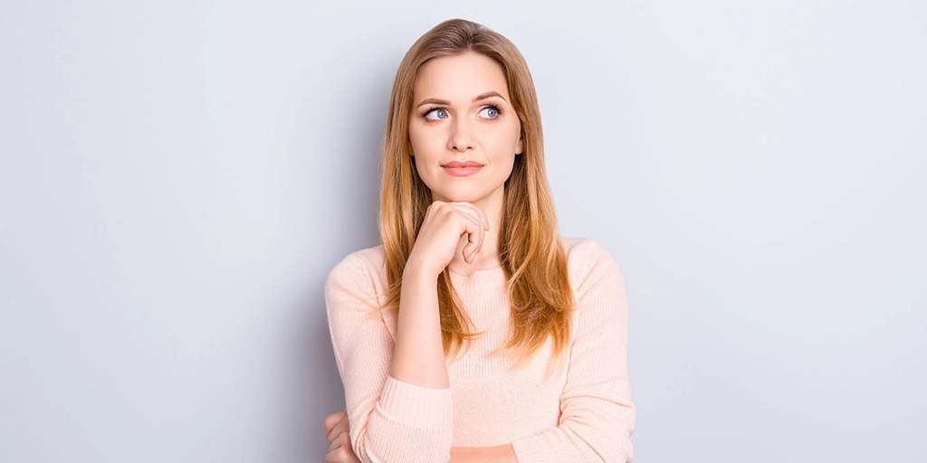 Melasma vascular mostrando manchas e vasos dilatados