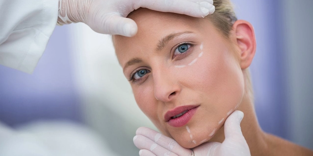 O Efeito do Tratamento para Rugas de Expressão no Tratamento de Assimetria Facial Causada por Paralisia Periférica - Clínica Fisioderme em Brasília / DF - Candangolândia e Asa Sul