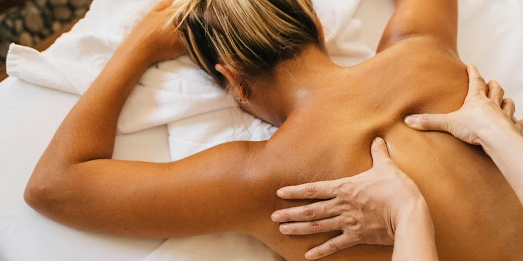 Massagem Modeladora - Clínica Fisioderme em Brasília / DF - Candangolândia e Asa Sul